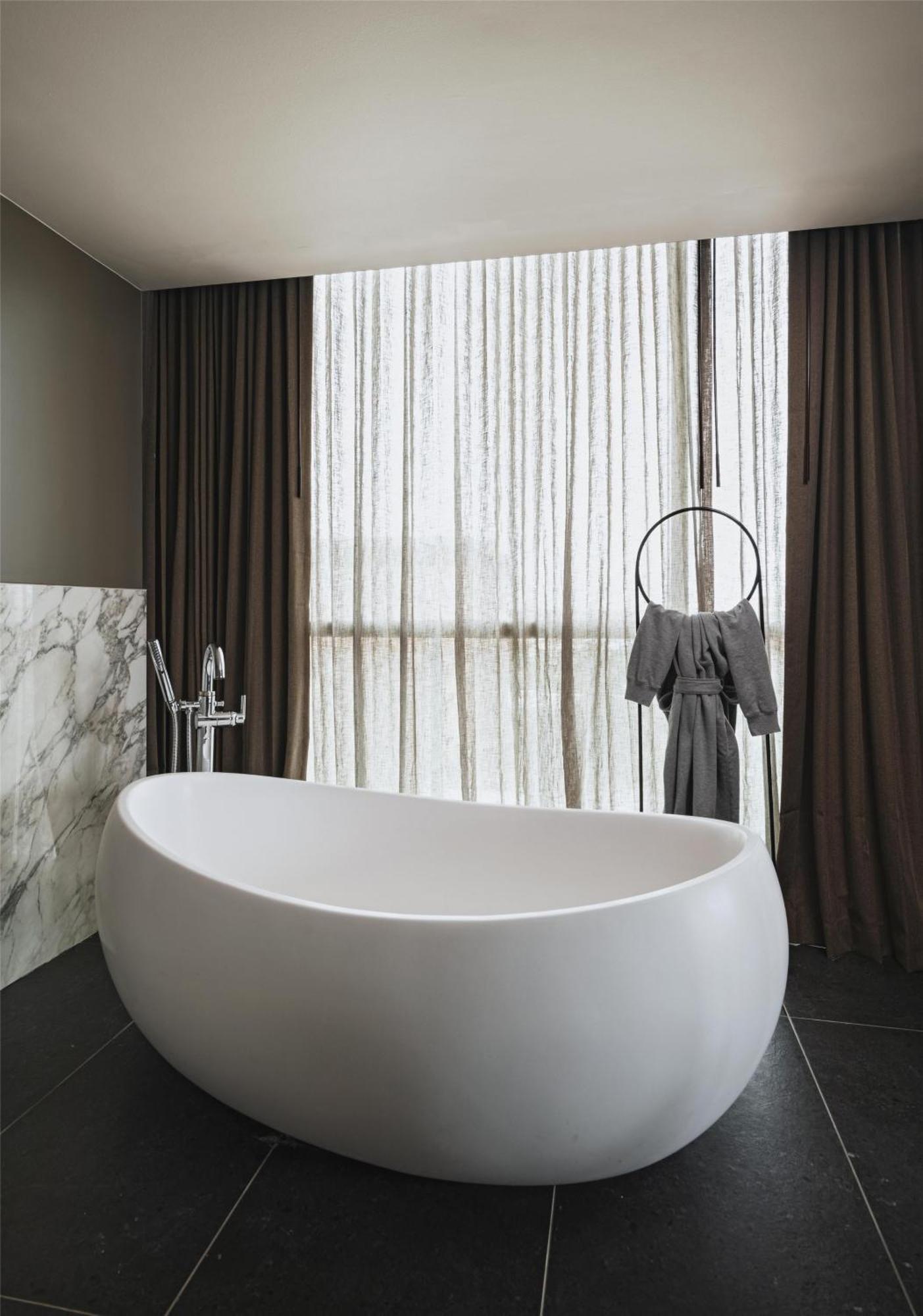 Thompson - Riverwalk, By Hyatt Hotel 5*