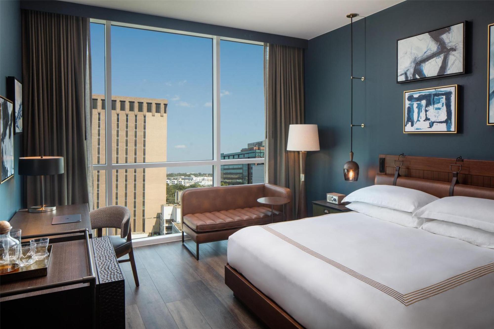 Thompson - Riverwalk, By Hyatt San Antonio