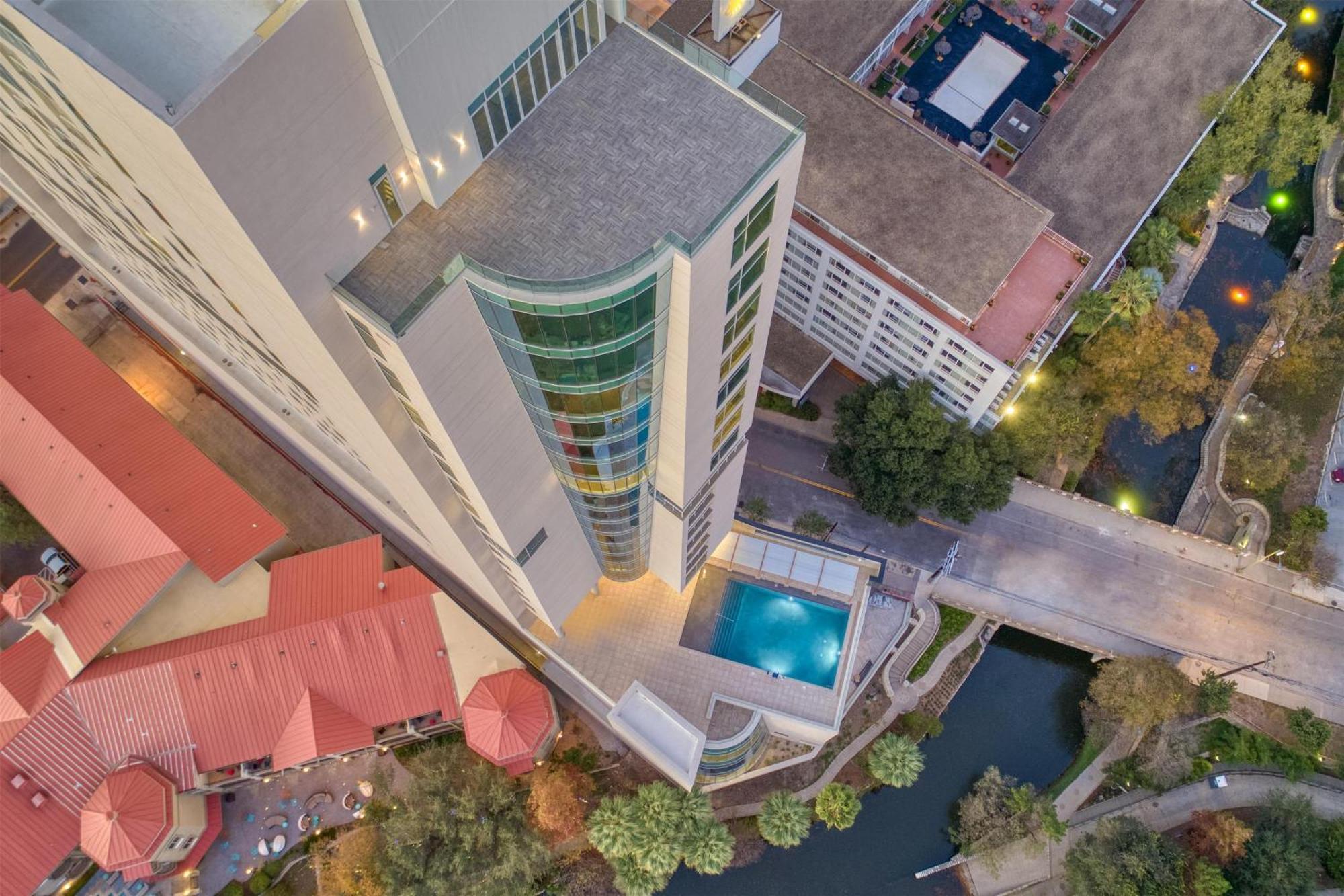 Thompson - Riverwalk, By Hyatt San Antonio
