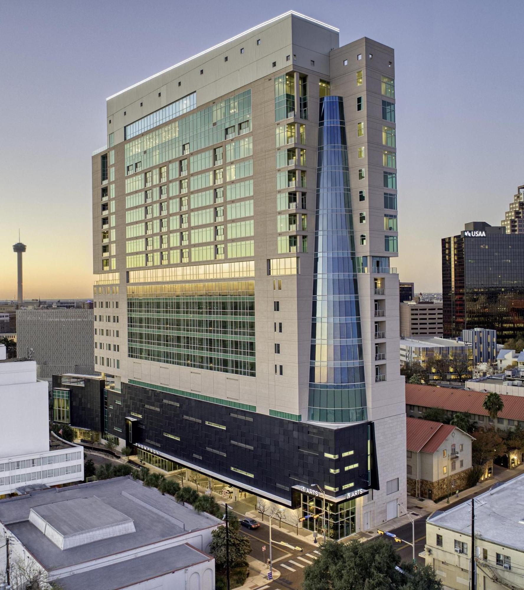 Thompson - Riverwalk, By Hyatt Hotel